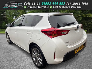 Toyota Auris thumbnail
