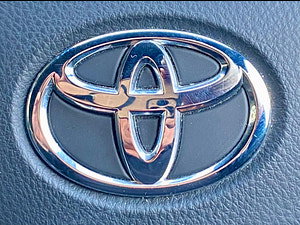 Toyota C-HR thumbnail