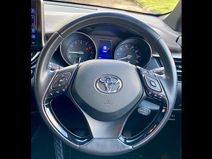 Toyota C-HR thumbnail