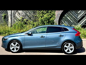 Volvo V40 thumbnail
