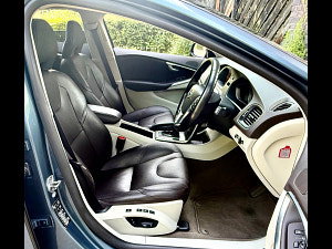 Volvo V40 thumbnail