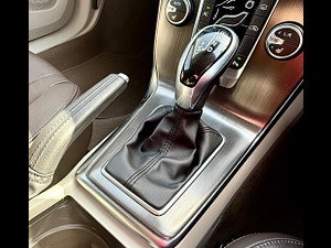 Volvo V40 thumbnail