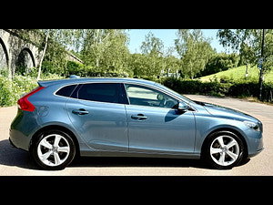 Volvo V40 thumbnail
