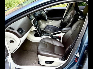 Volvo V40 thumbnail