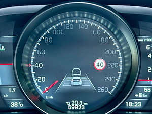 Volvo V40 thumbnail
