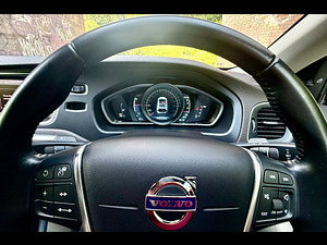 Volvo V40 thumbnail