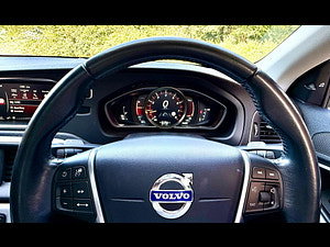 Volvo V40 thumbnail