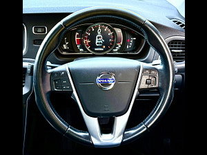 Volvo V40 thumbnail