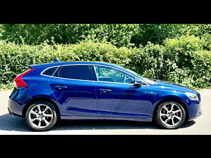Volvo V40 thumbnail
