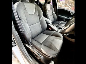 Volvo V40 thumbnail
