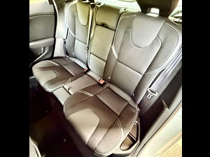 Volvo V40 thumbnail