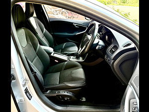 Volvo V40 thumbnail
