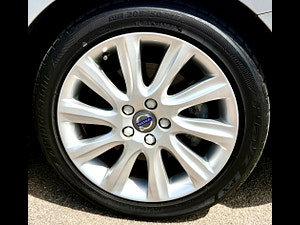 Volvo V40 thumbnail