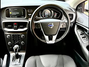 Volvo V40 thumbnail