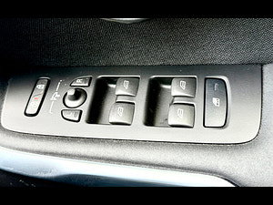 Volvo V40 thumbnail