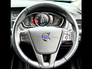 Volvo V40 thumbnail