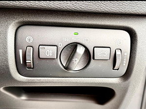 Volvo V40 thumbnail