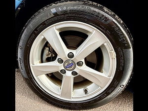Volvo V40 thumbnail