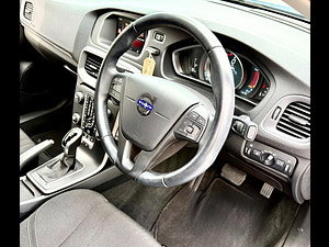 Volvo V40 thumbnail