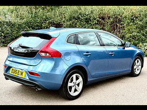 Volvo V40 thumbnail
