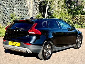 Volvo V40 Cross Country thumbnail