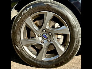 Volvo V40 Cross Country thumbnail