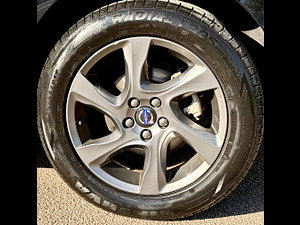 Volvo V40 Cross Country thumbnail