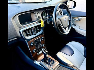 Volvo V40 Cross Country thumbnail