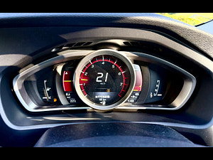 Volvo V40 Cross Country thumbnail