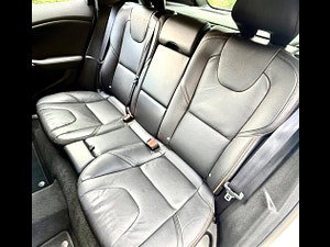 Volvo V40 Cross Country thumbnail