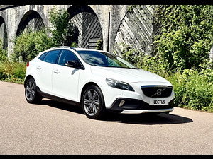 Volvo V40 Cross Country thumbnail