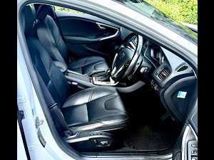 Volvo V40 Cross Country thumbnail