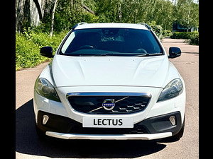 Volvo V40 Cross Country thumbnail