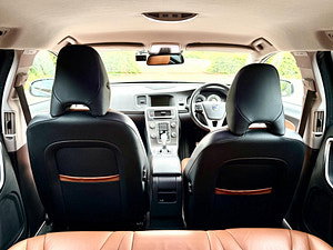 Volvo V60 thumbnail