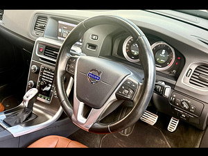 Volvo V60 thumbnail