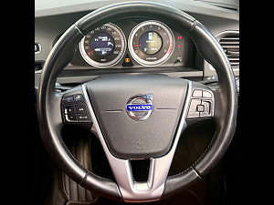 Volvo V60 thumbnail