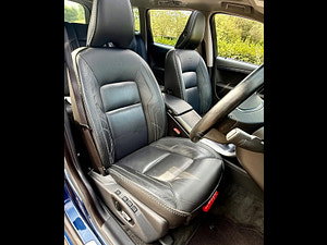 Volvo V70 thumbnail