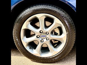 Volvo V70 thumbnail