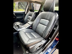 Volvo V70 thumbnail