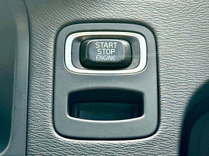 Volvo V70 thumbnail