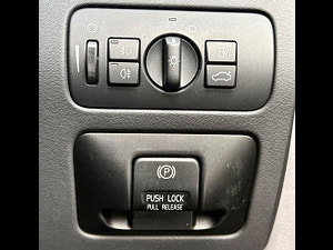 Volvo V70 thumbnail