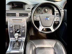 Volvo V70 thumbnail