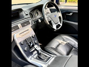 Volvo V70 thumbnail