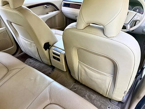 Volvo V70 thumbnail