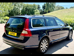 Volvo V70 thumbnail