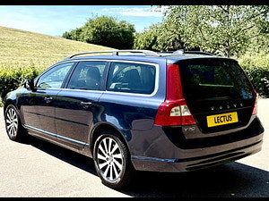 Volvo V70 thumbnail
