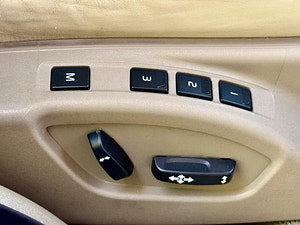 Volvo V70 thumbnail