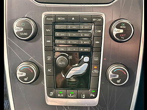 Volvo V70 thumbnail