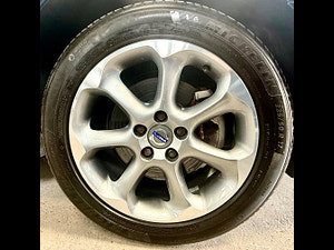 Volvo V70 thumbnail