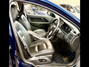 Volvo V70 thumbnail